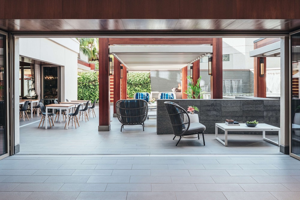 Hokulani Waikiki By Hilton Grand Vacations 52/68