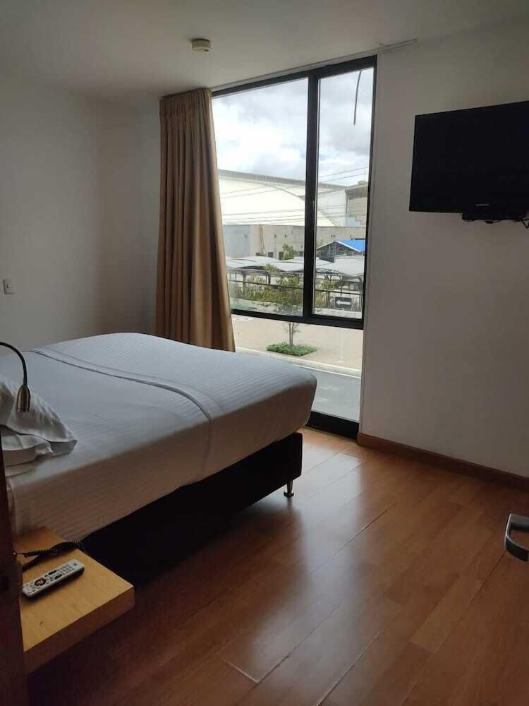 HOTEL DORADO FERIAL 6/23