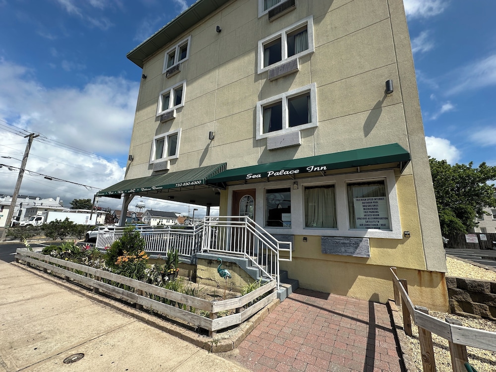 Sea Palace Inn 59/70