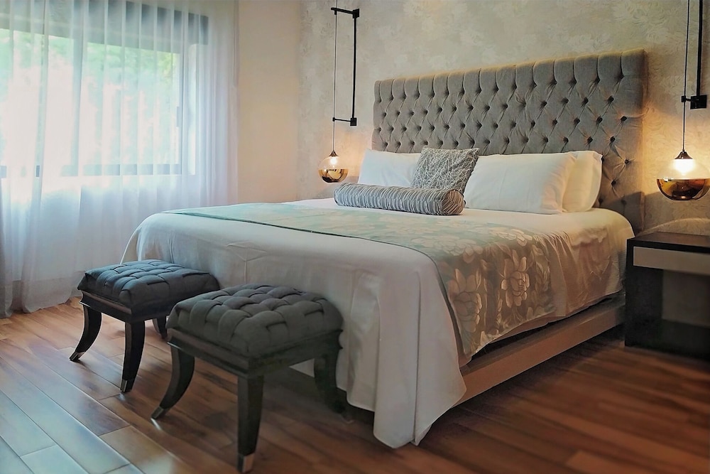 Alesia Hotel 9/52