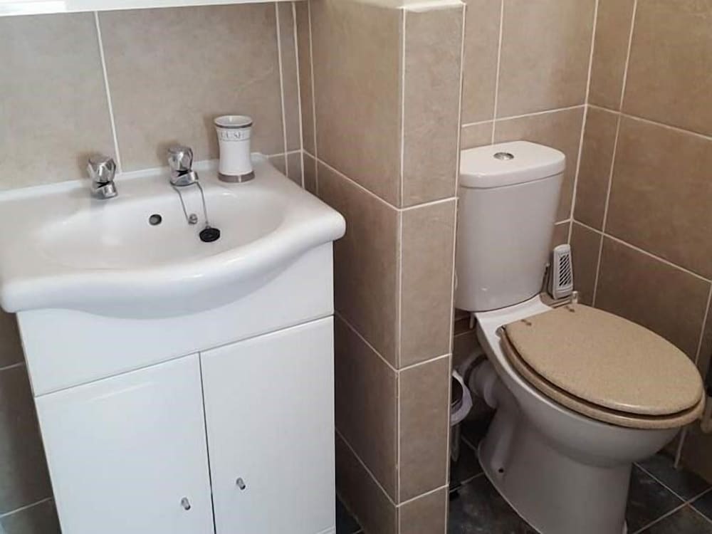 White Guest House 15/19