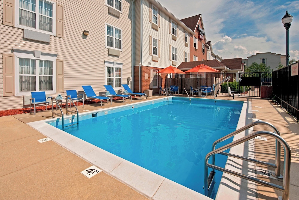 MainStay Suites Bloomington near University 39/42