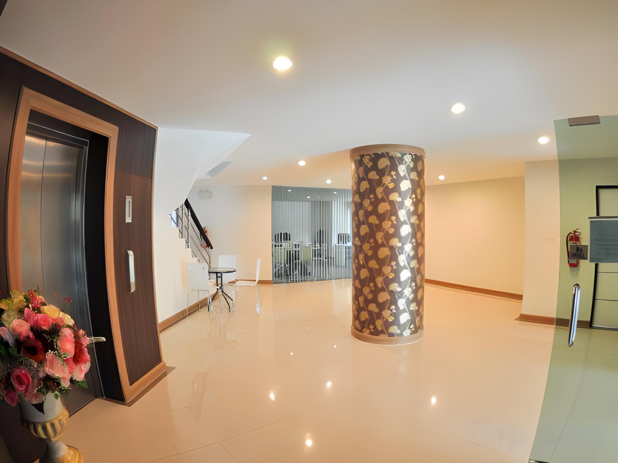 The Y Residence 12/43