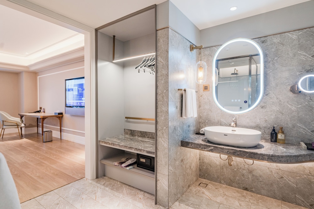 Mercure Hohhot Downtown 51/57