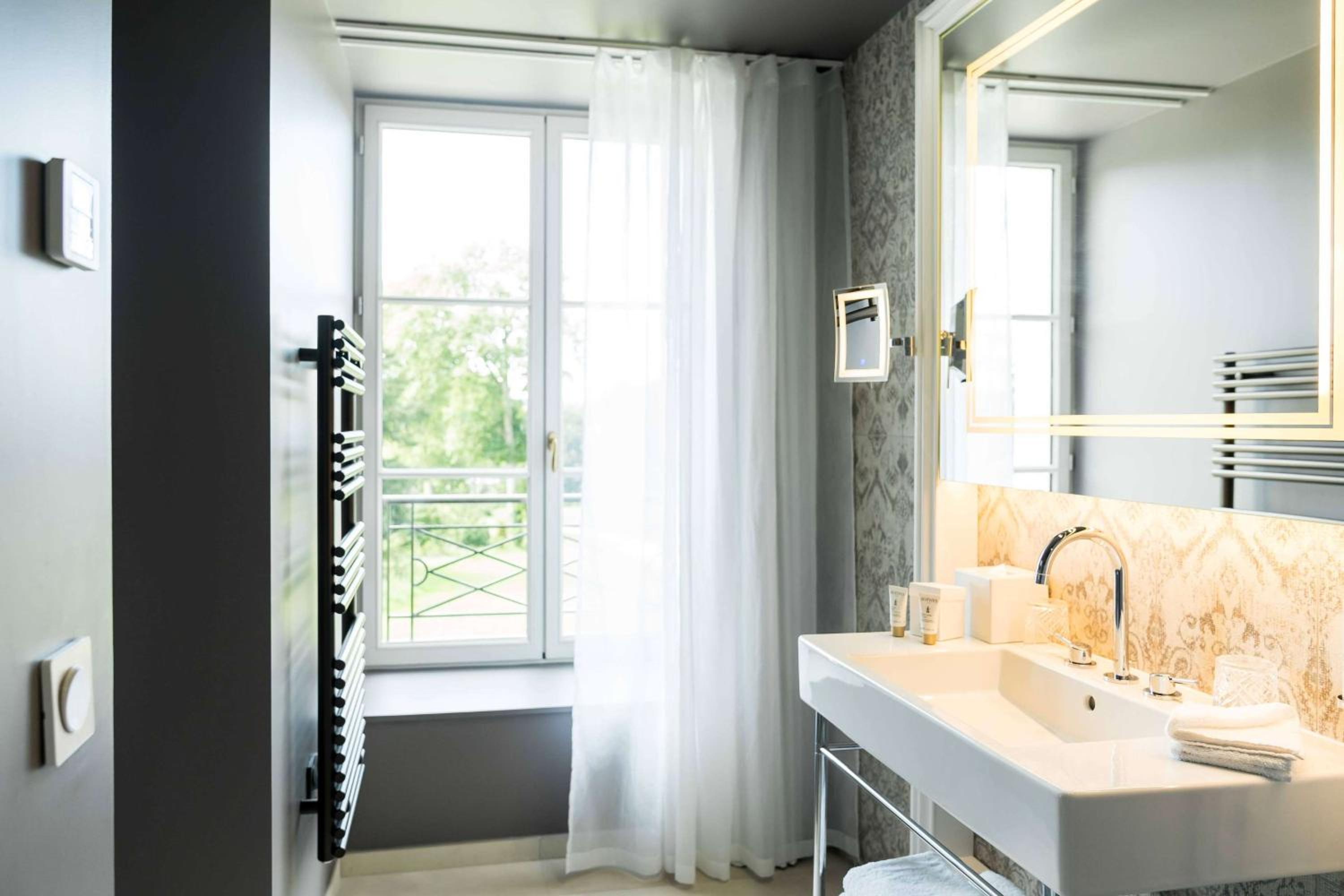 جناح بسرير كينج بغرفة نوم واحدة، Dolce by Wyndham Versailles - Domaine du Montcel 7/7