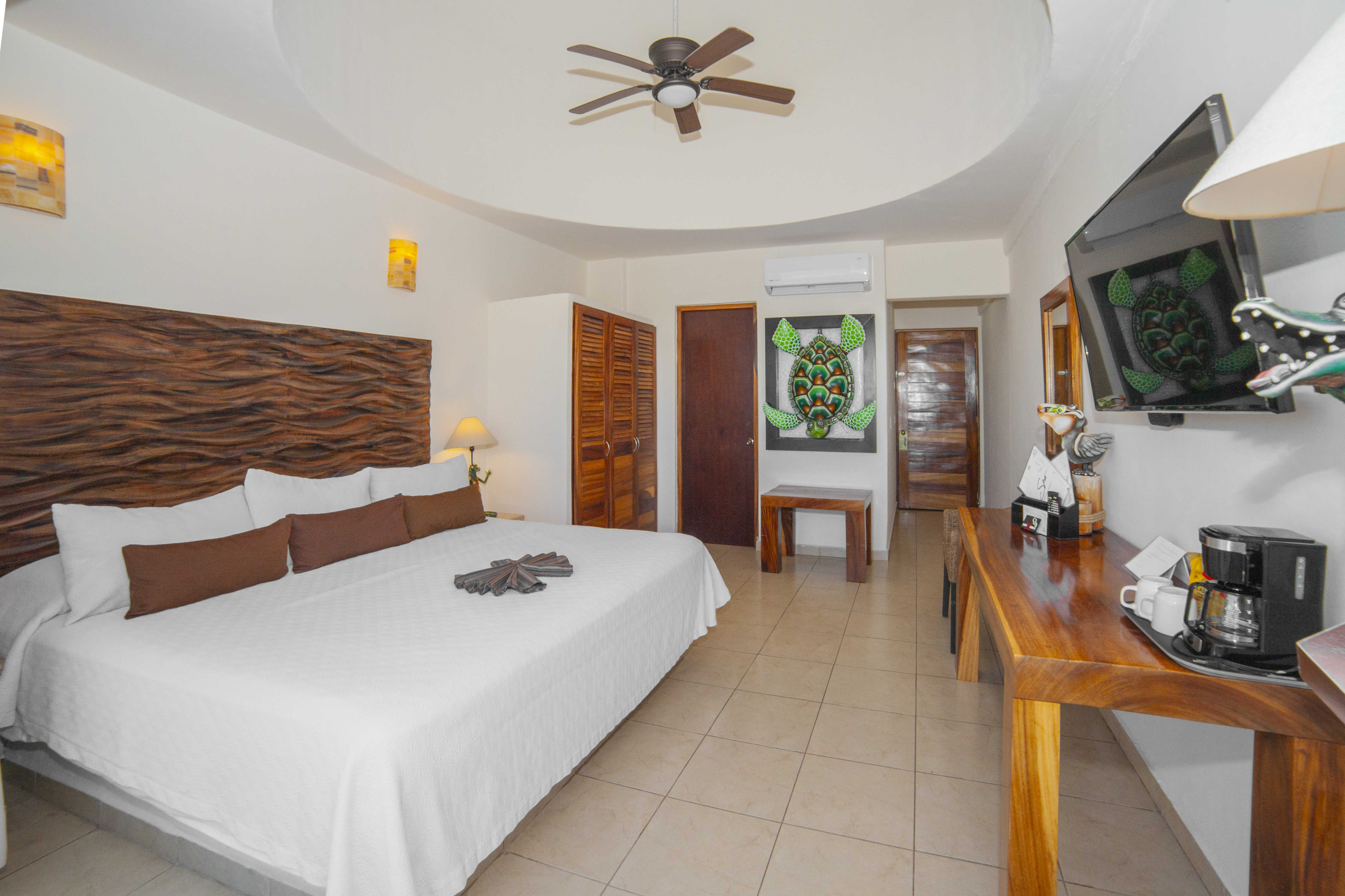 Suite, King Bed