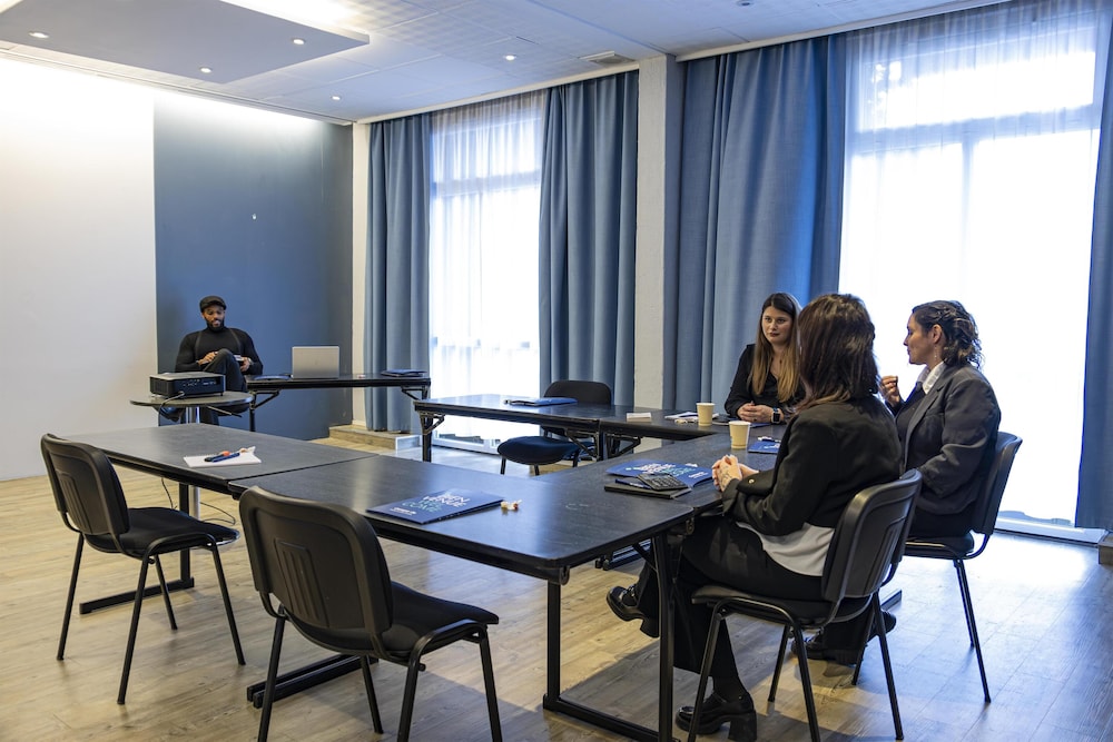Golden Tulip Troyes 39/50