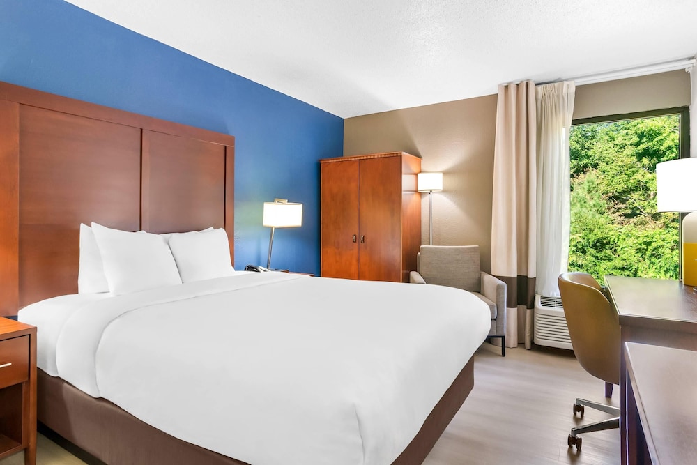 ROOM, QUEEN BED, ACCESSIBLE