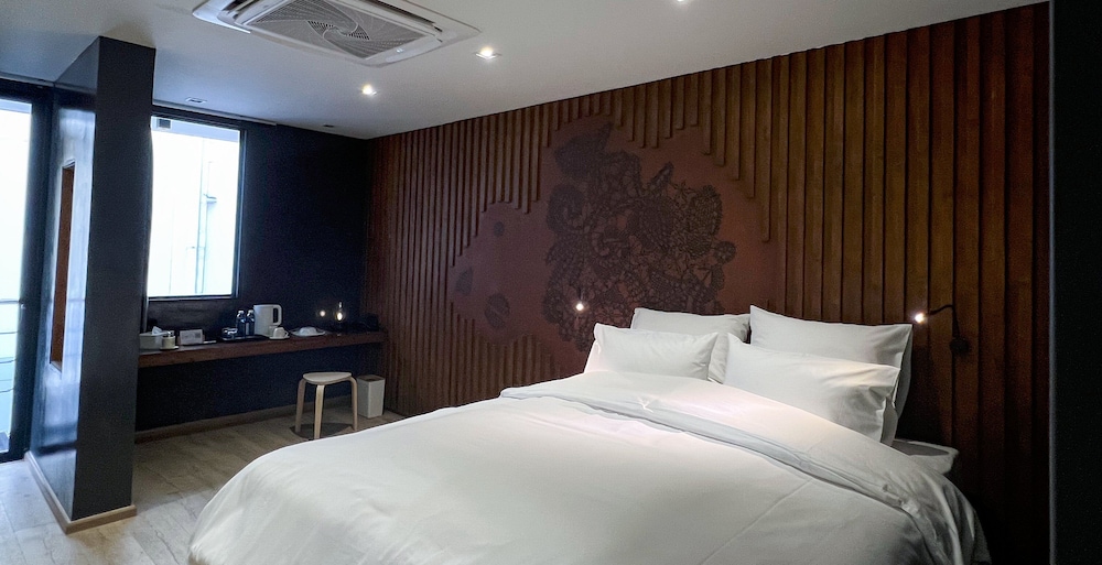 The Nhorm Hotel Ratchada 12/45