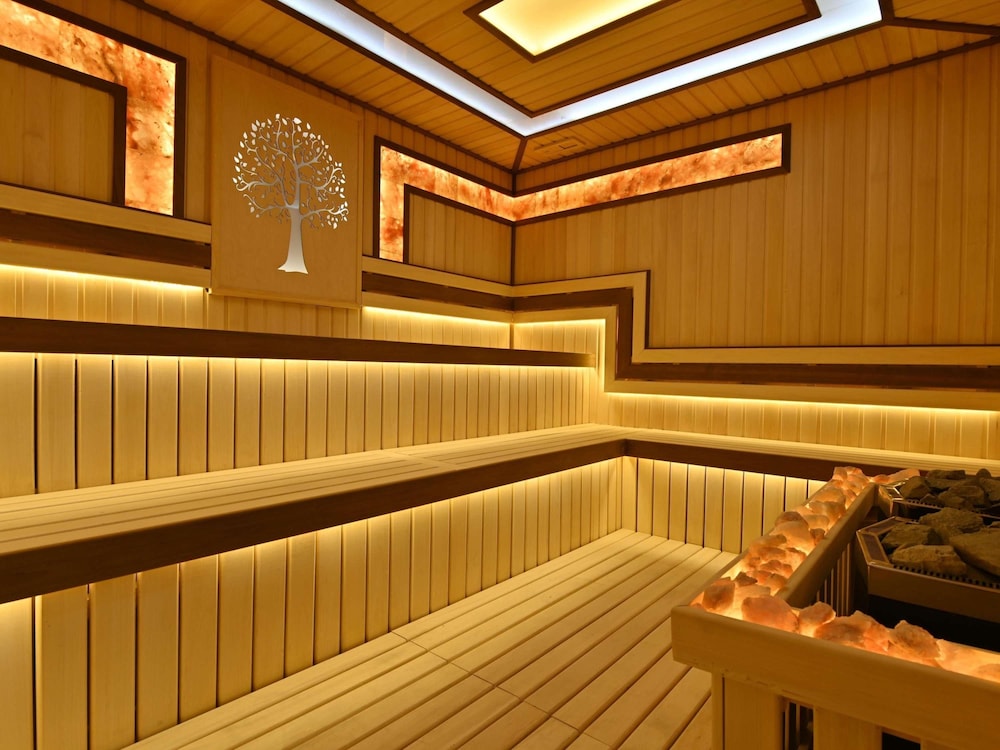 Mercure Tashkent North 62/90