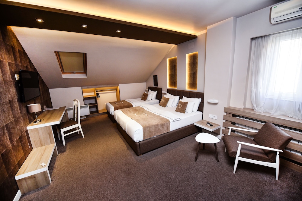 Hotel Ideja 12/43