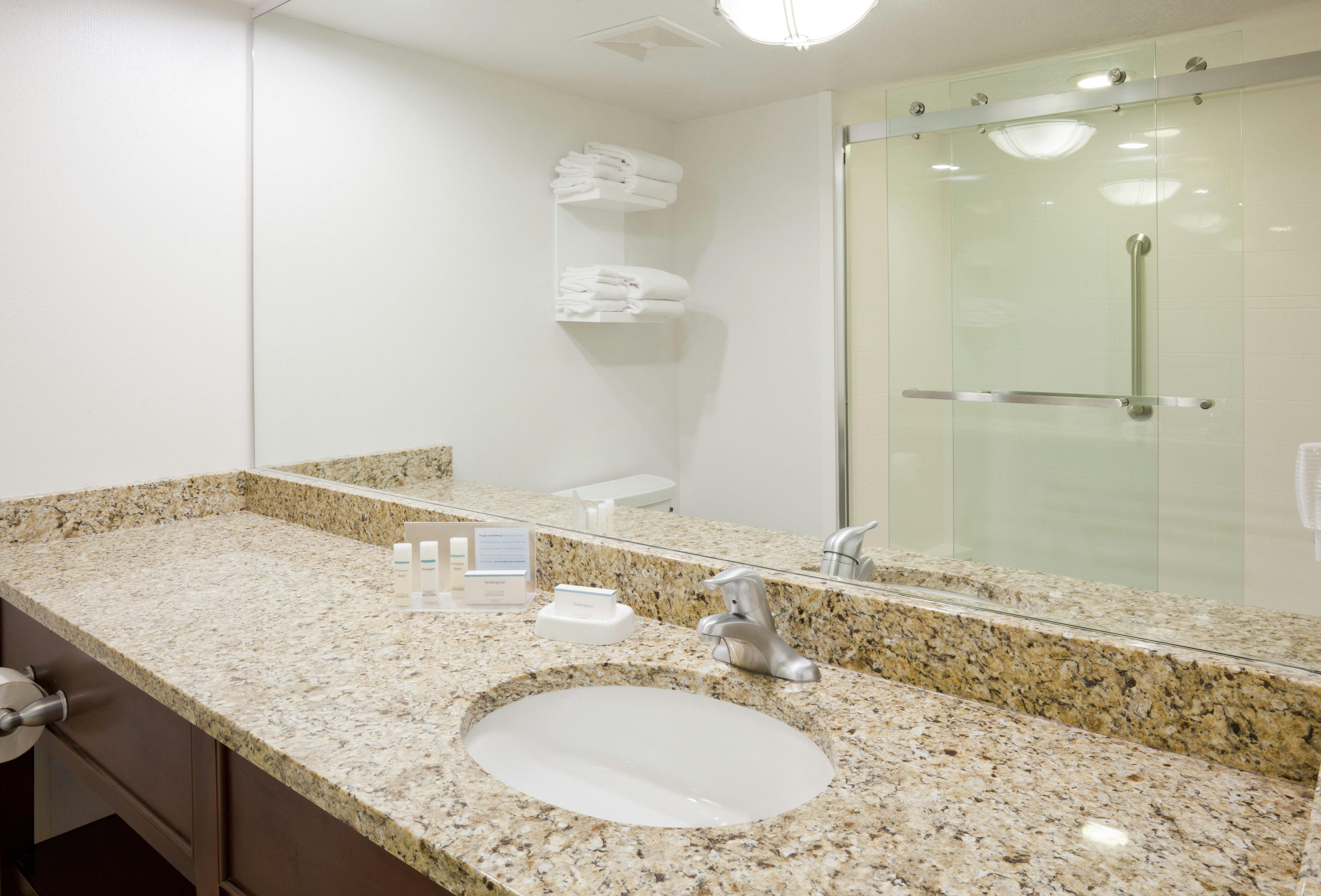 2 Rooms, Suite, King Bed, Hampton Inn Duluth Canal Park 4/7