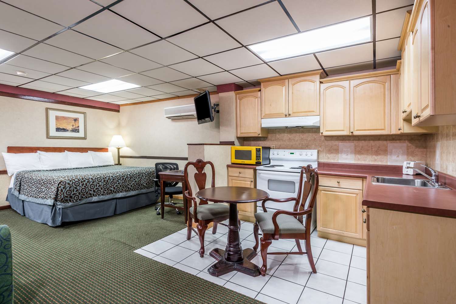 Days Inn by Wyndham Pittsburgh 13/24