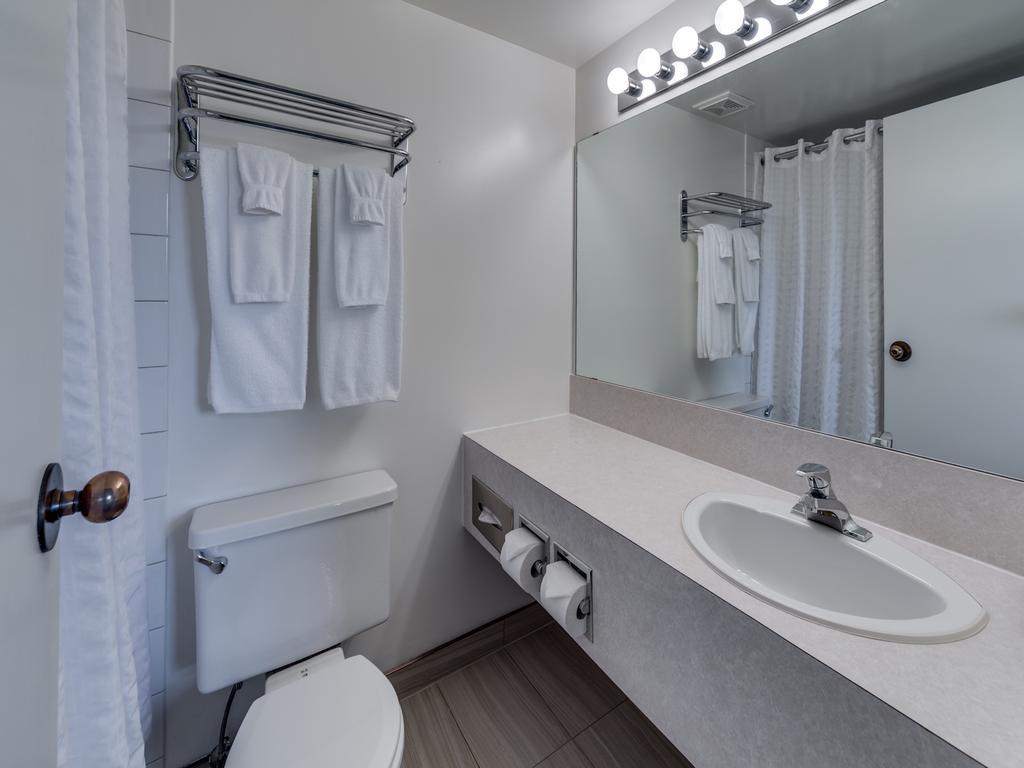 Heritage Inn Hotel & Convention Centre 22/24