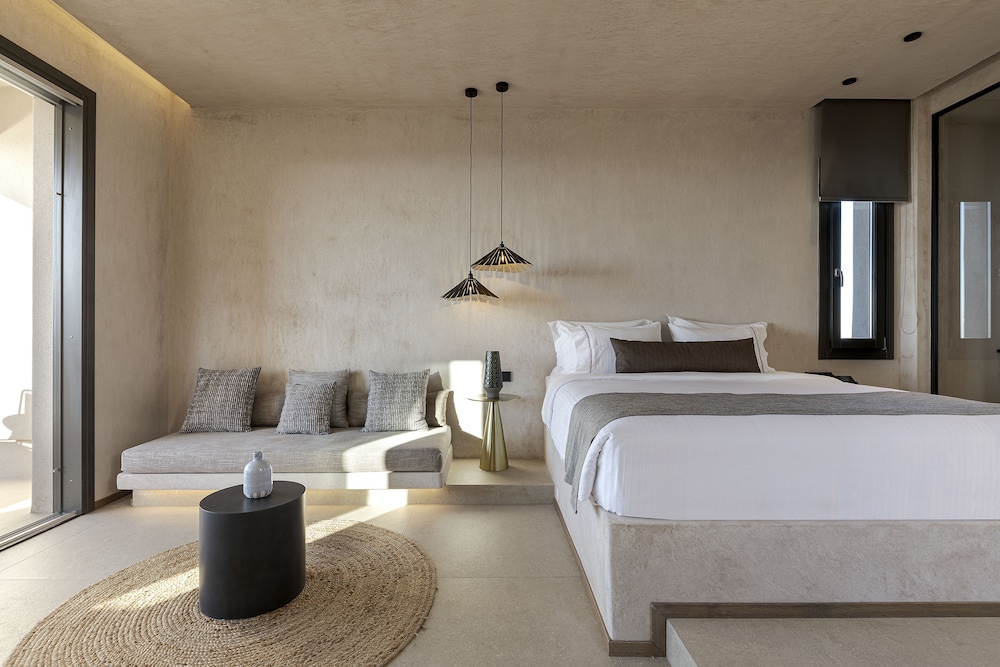 Elegant, Suite, King Bed, Hot Tub، North Santorini Luxury Spa Hotel 5/9