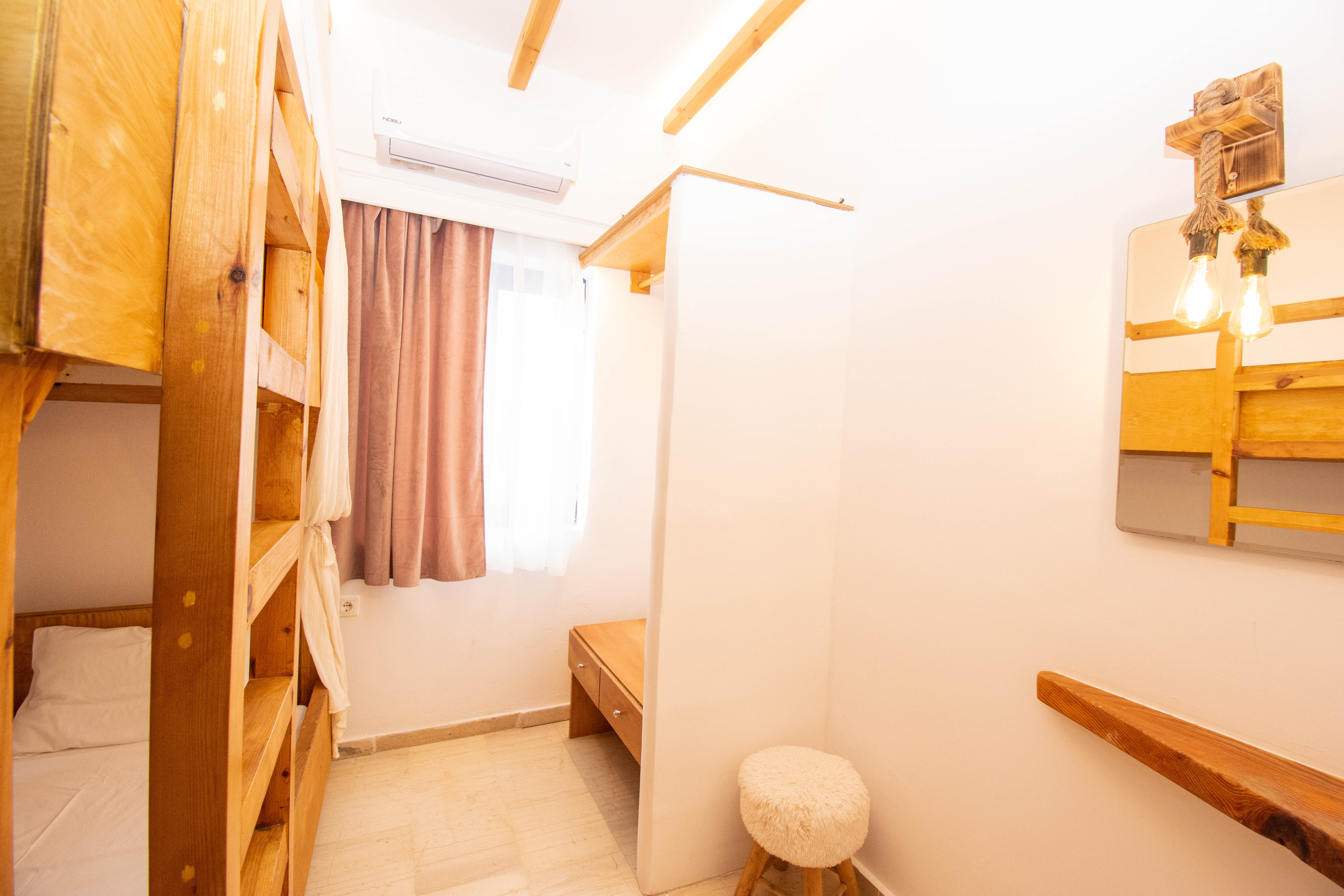 2 Bedrooms, Apartment