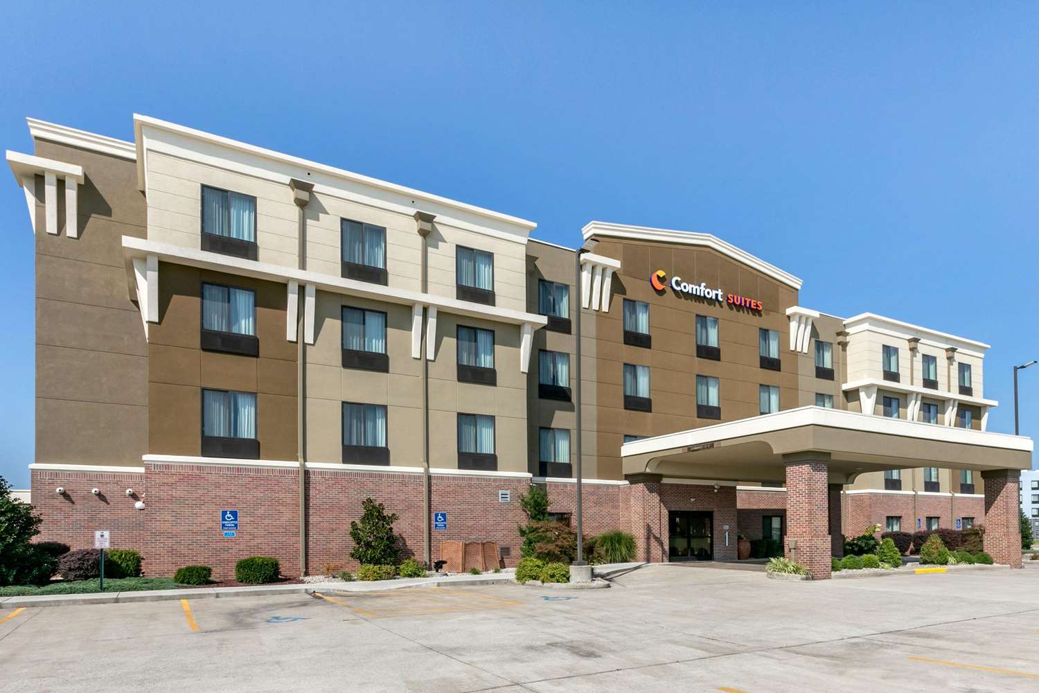 Comfort Suites Hopkinsville near Fort Campbell 2/15
