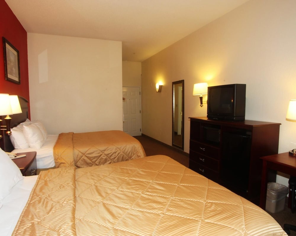 Executive Inn 9/33