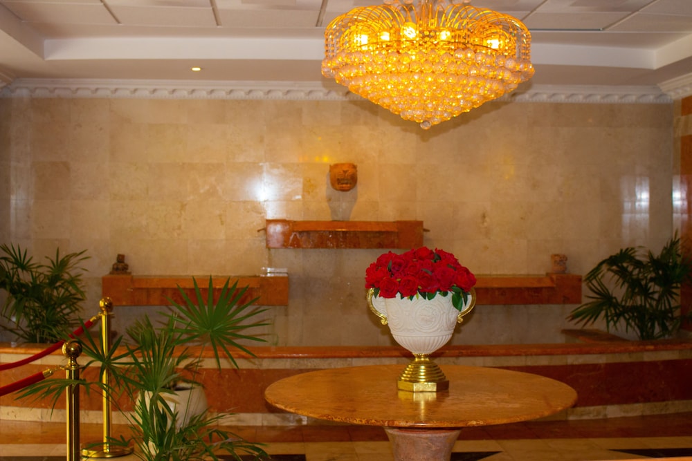 Hotel Palacio Maya 10/83