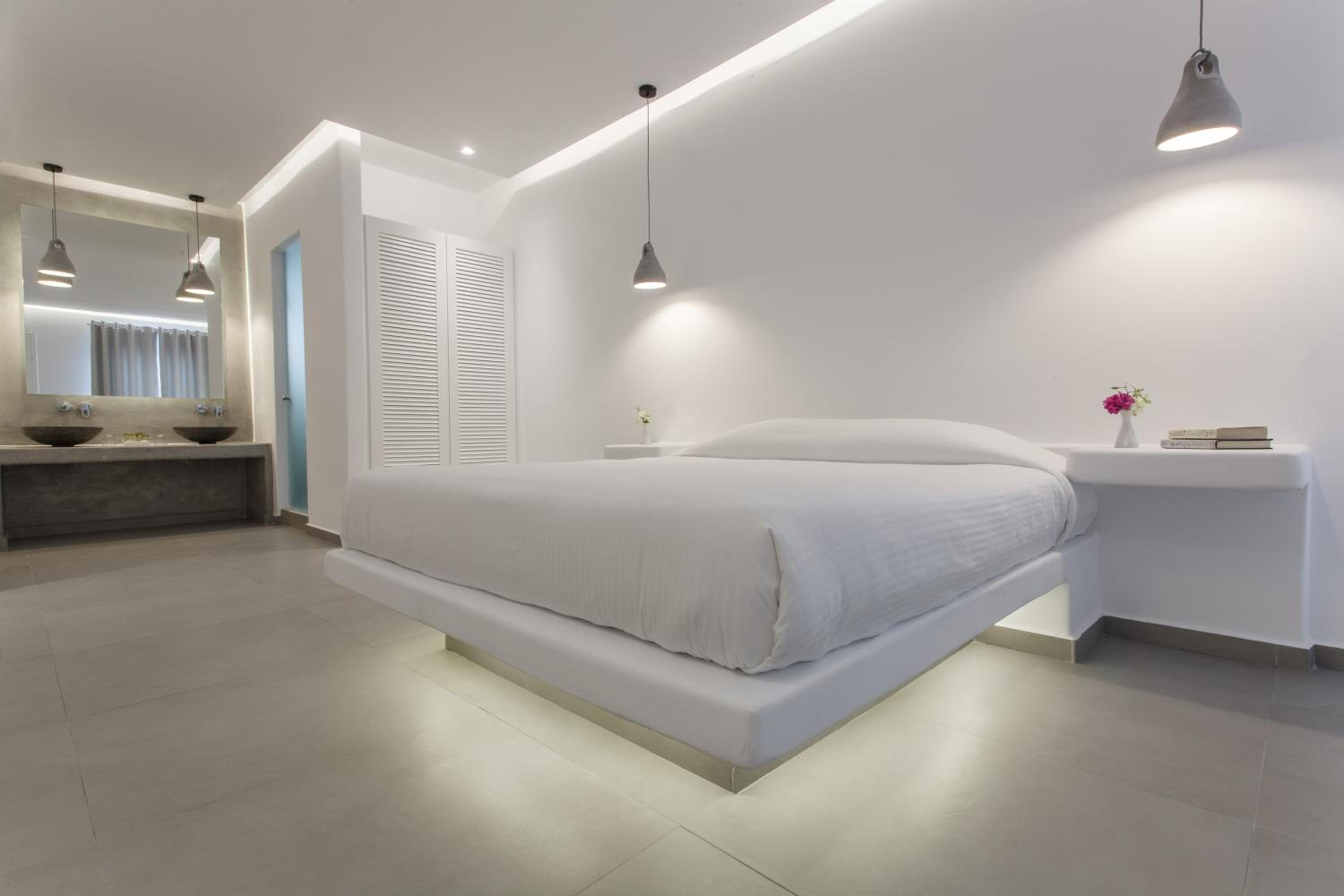 Suite, Garden View, Sunset Wing