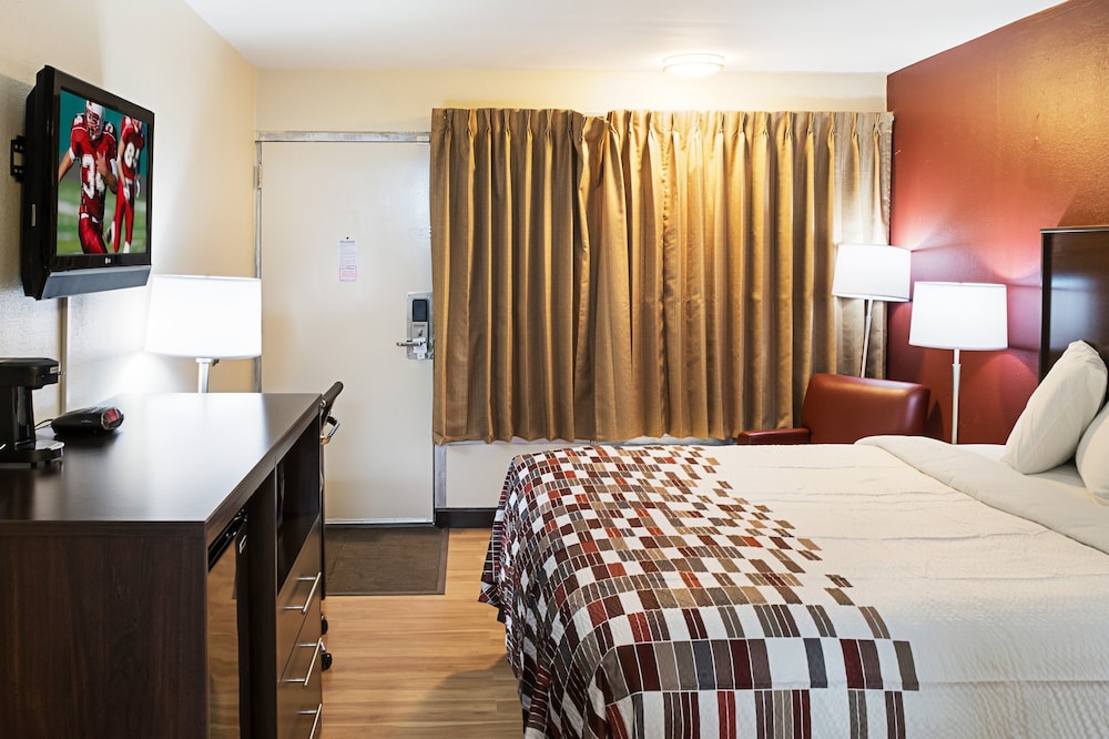 Red Roof Inn Indianapolis East 13/30
