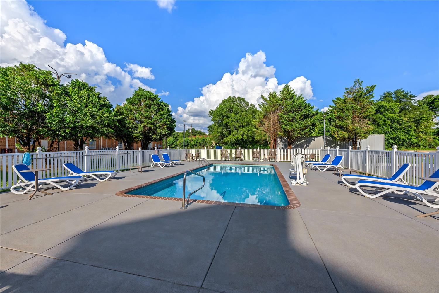 Comfort Inn & Suites River City Decatur 7/21