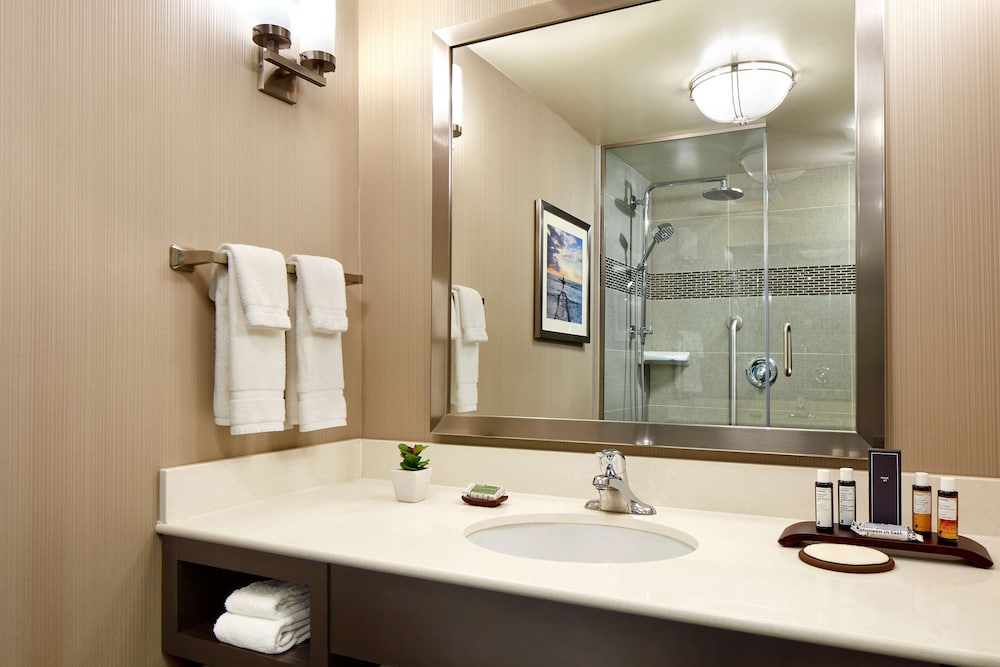 Hilton Garden Inn Los Angeles Redondo Beach 11/48