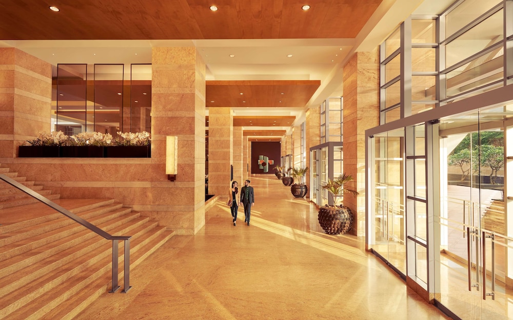 Grand Hyatt Mumbai Hotel and Residences 38/75