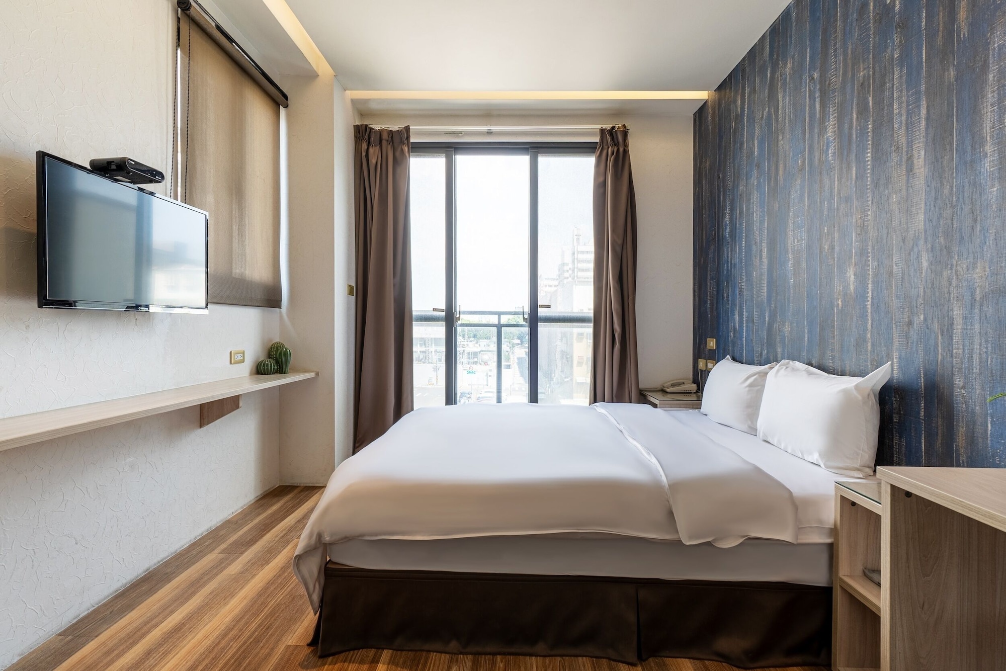 SUPERIOR, DOUBLE BED