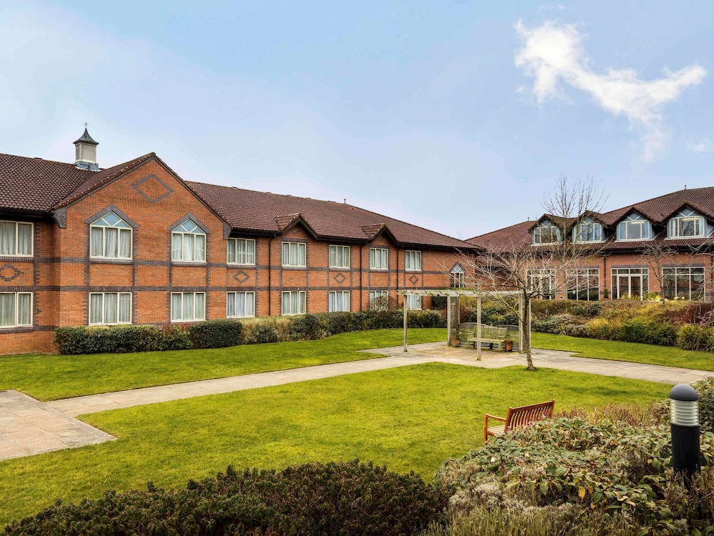 Mercure Daventry Court Hotel 76/79