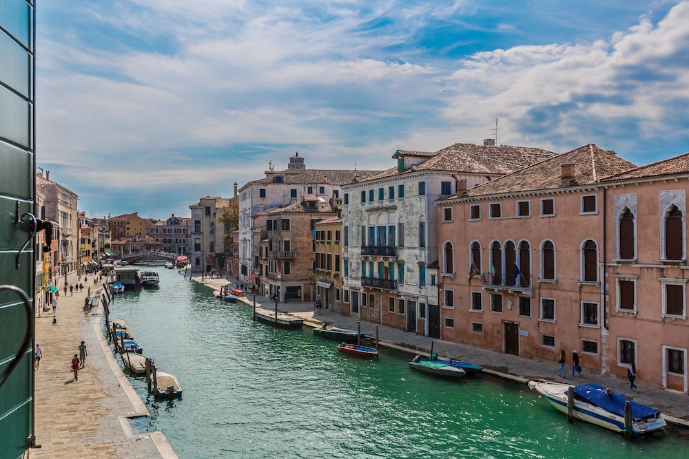 Palazzina Canal 31/37