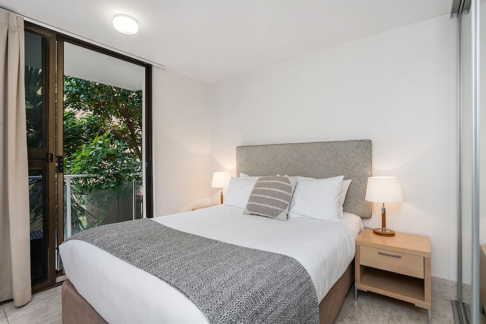 Bayview Beachfront Apartments 11/50