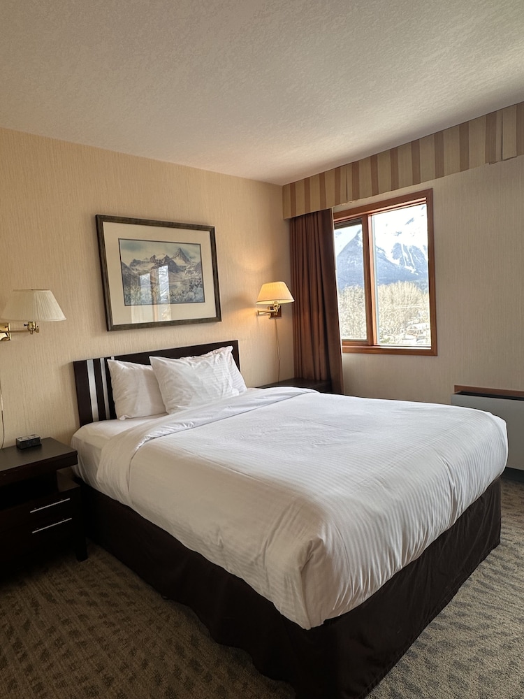 DELUXE, SUITE, QUEEN BED, ACCESSIBLE