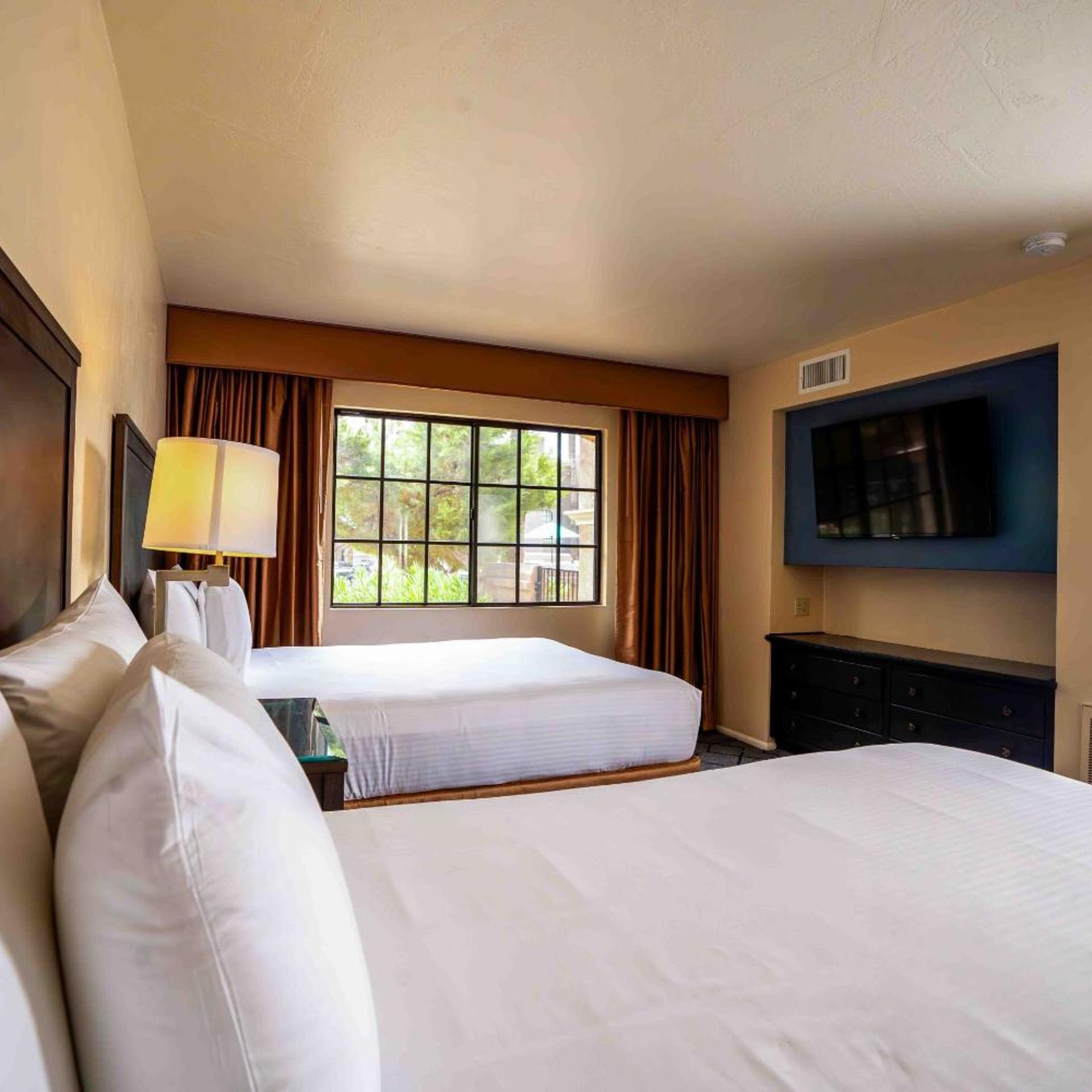 1 Bedroom, Valley, Villa, Queen Bed, Pool View