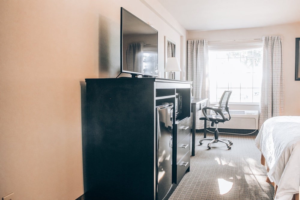 Holiday Inn Express Hotel And Suites Weatherford 13/41