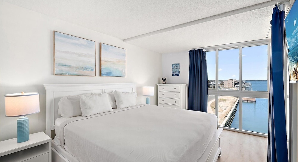 3 Bedrooms, Condo, Premium, Bay View, Balcony, Bay Club Resort 7/10