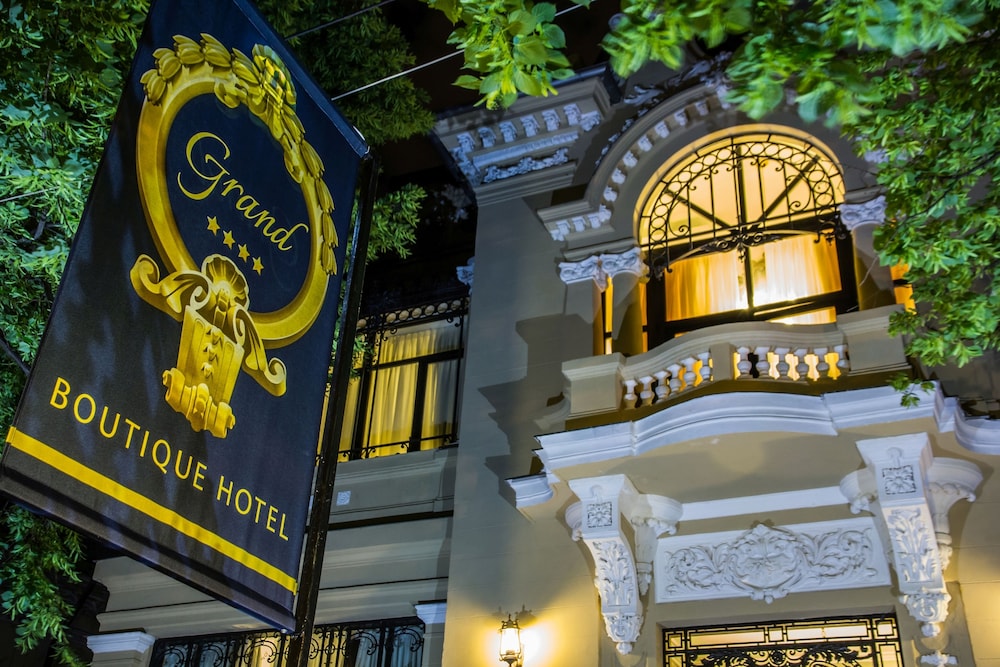 Grand Boutique Hotel 8/77