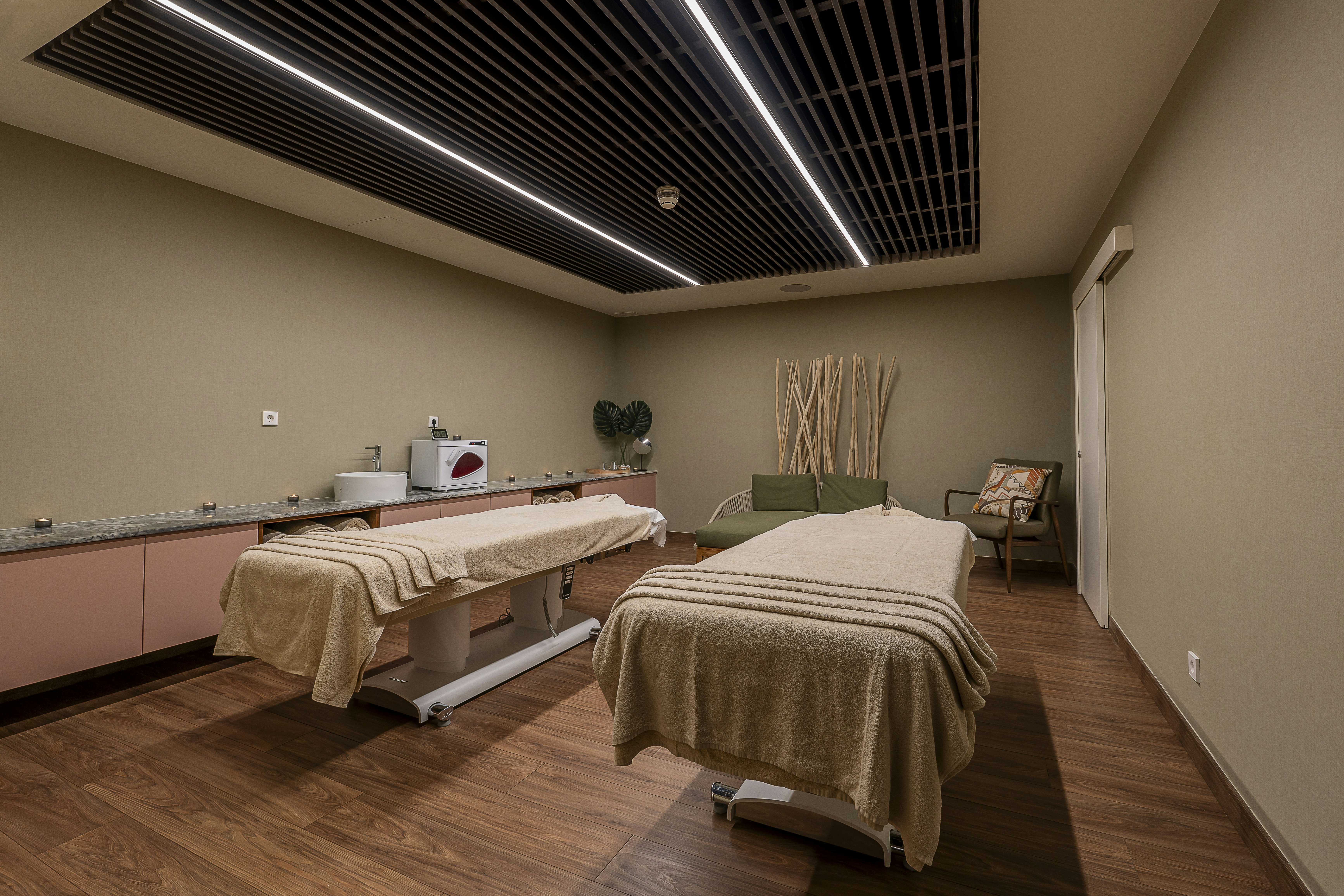 Cenica Porto Hotel, Curio Collection by Hilton 12/57