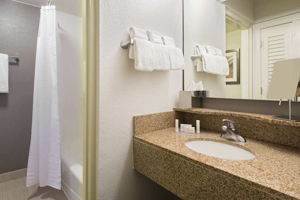 Courtyard by Marriott Wilmington / Wrightsville Beach 12/57