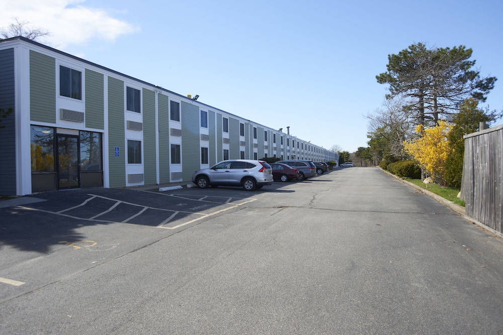 Falmouth Inn 58/65