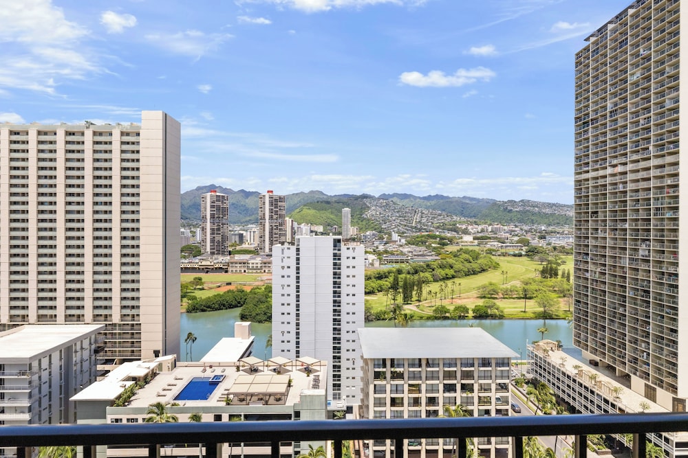 Royal Kuhio 4/50