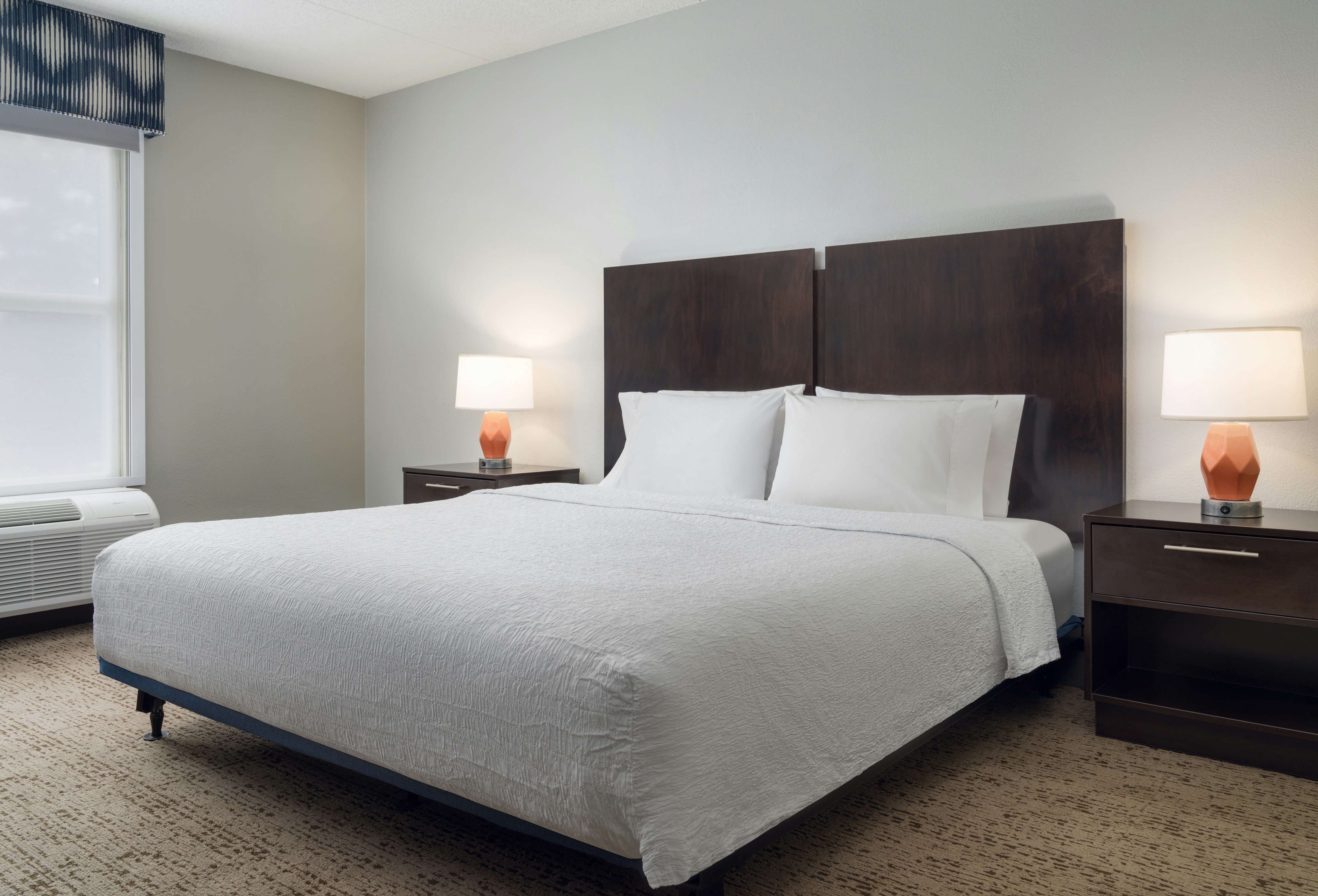 ROOM, DOUBLE BED
