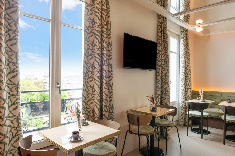 Hotel Lampika 30/50