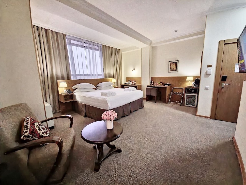 City Hotel Bishkek 31/68