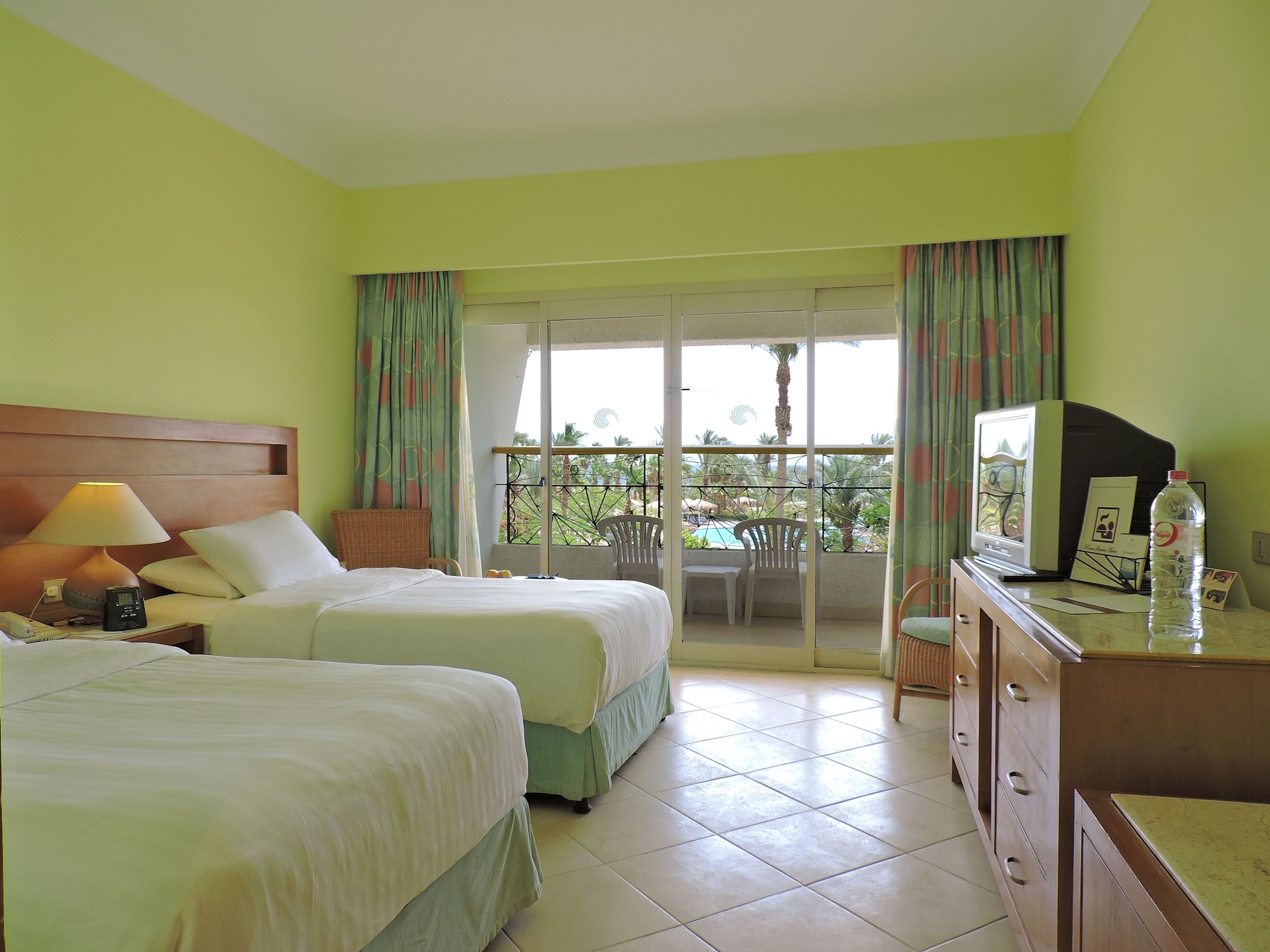 Standard, Twin Beds, Pool and Sea View