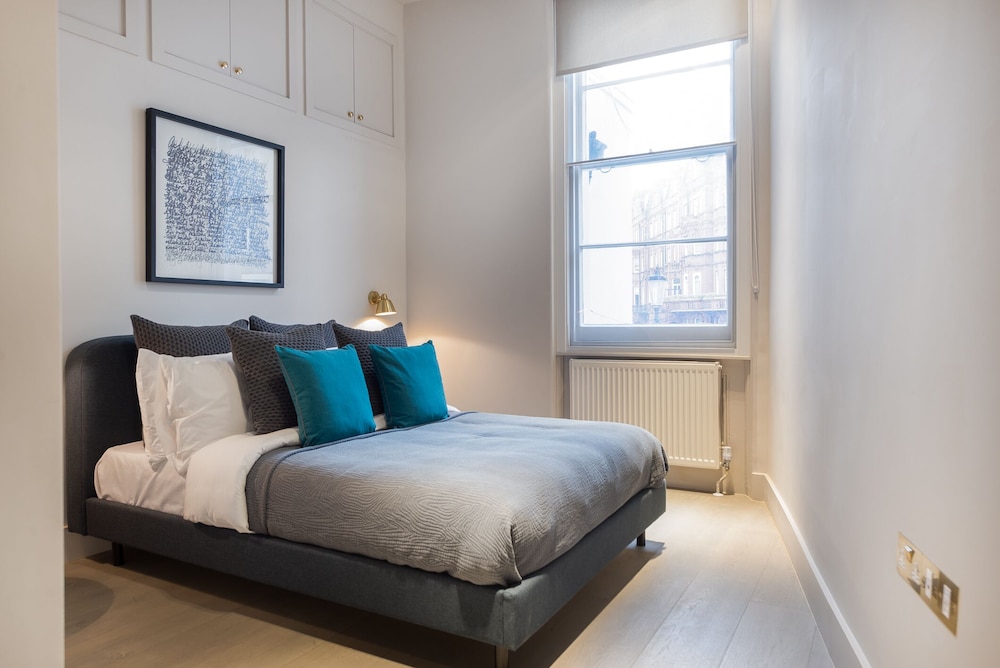 South Kensington by CAPITAL 12/65