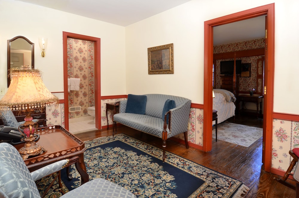 Duling Kurtz House and Country In 33/50