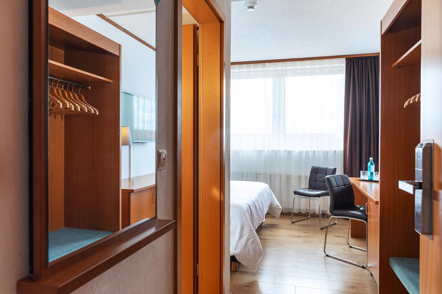 غرفة اقتصادية بسرير كوين، ACHAT Hotel Frankfurt Maintal 3/6
