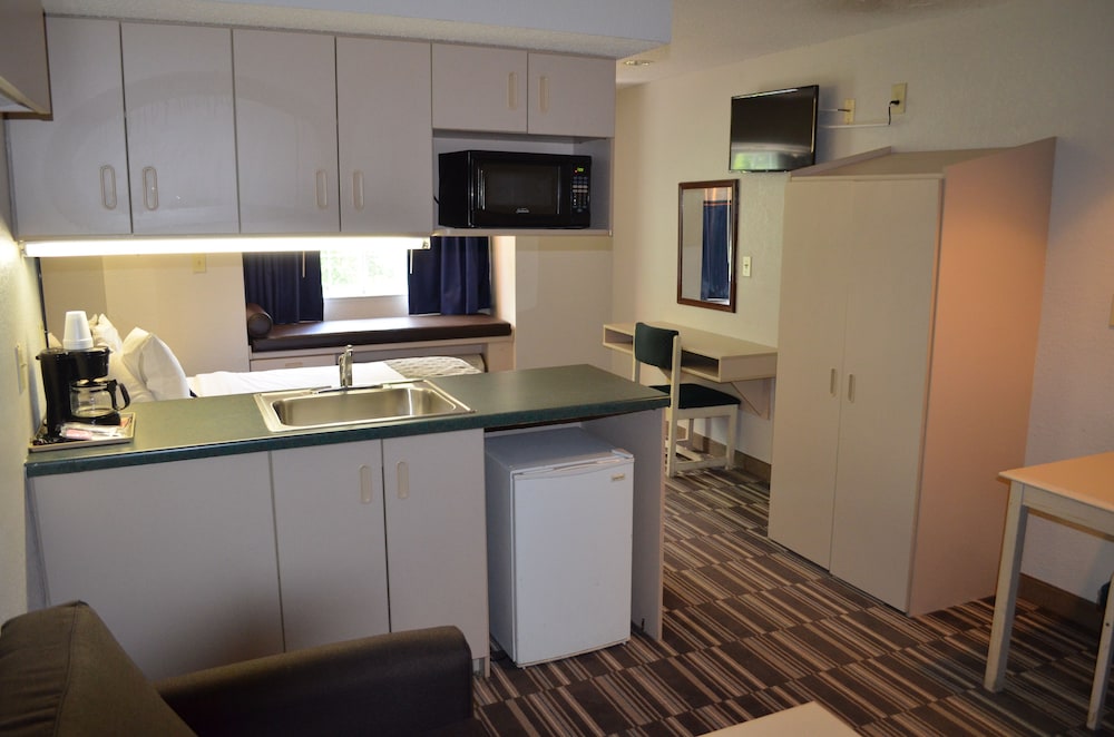 Microtel Inn &amp; Suites by Wyndham Union City/Atlanta Airport 23/37