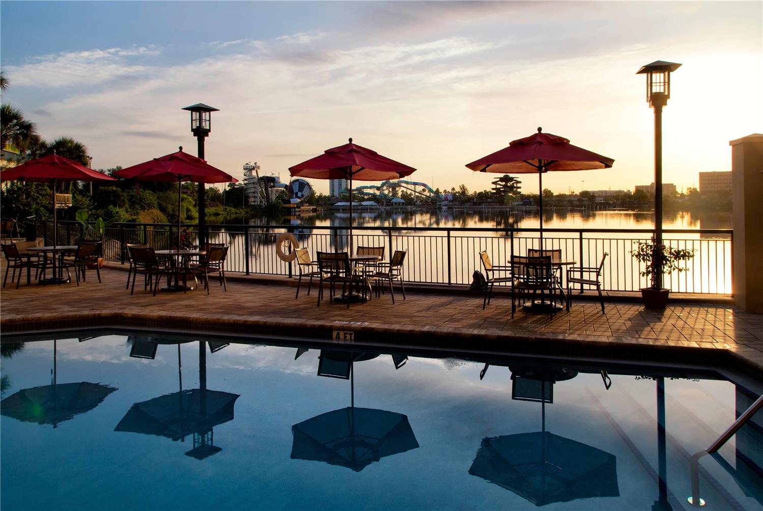 Ramada Plaza by Wyndham Orlando Resort & Suites Intl Drive 20/22